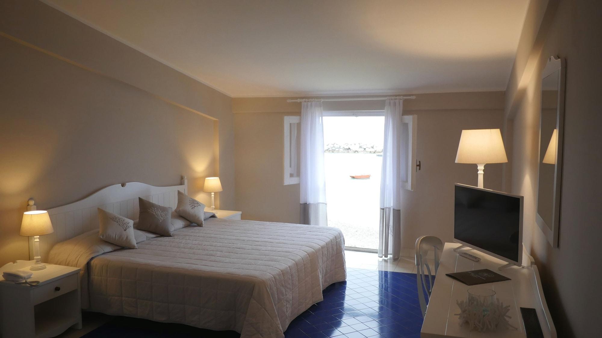 Hotel Tonnara Трабия Экстерьер фото