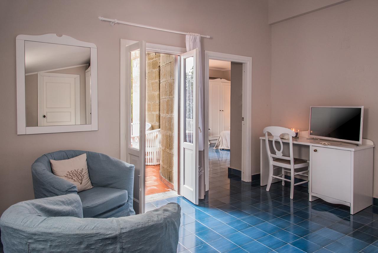 Hotel Tonnara Трабия Экстерьер фото